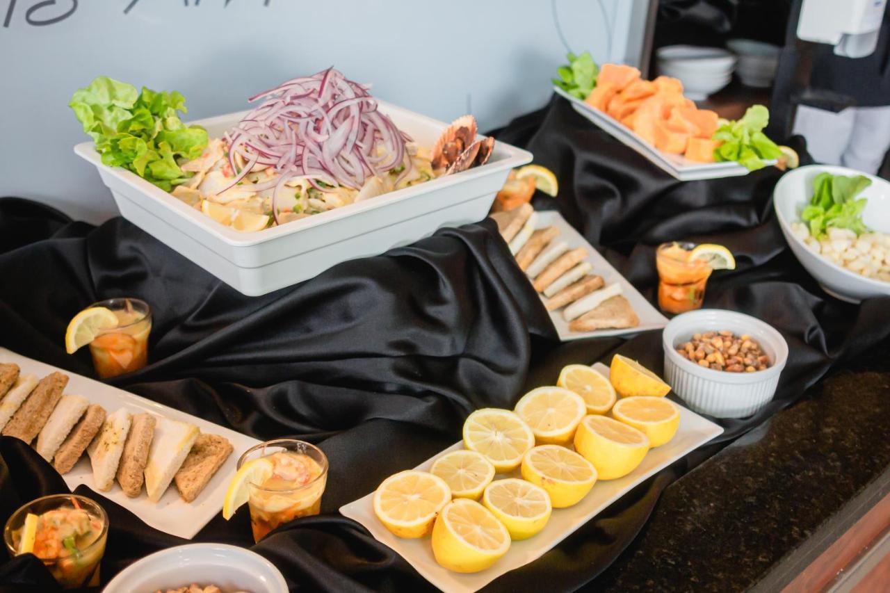 Sonesta Hotel Osorno Eksteriør bilde A buffet at a hotel